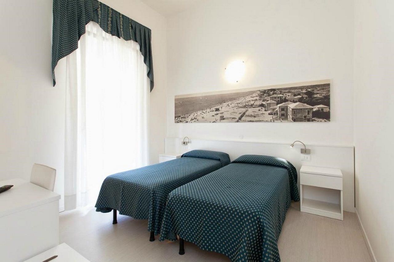 Marina Hotel 3*